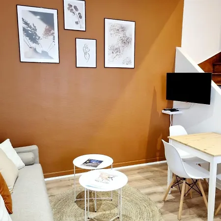 Apartment Meubles Du Chene Vert, Coeur De